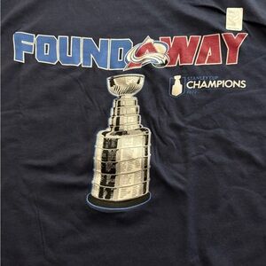 ⭐️ 3/$20 Colorado Avalanche 2xl Shirt Found Away ‘22 nhl Stanley Cup Champions